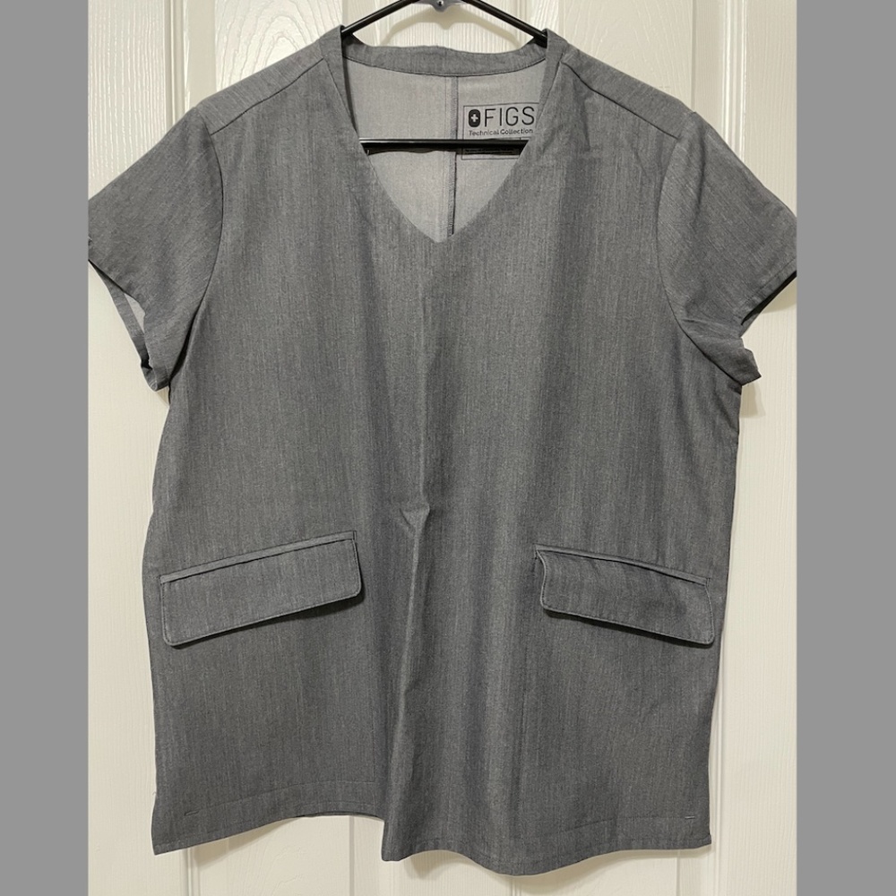 FIGS Limited Edition Scrub Top (Graphite, Size Medium)